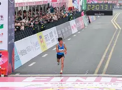 包含马拉松小组赛上演强强对话，川蜀犀牛队绝杀齐鲁飞鹰队，多点开花奏效；复盘值得玩味的词条
