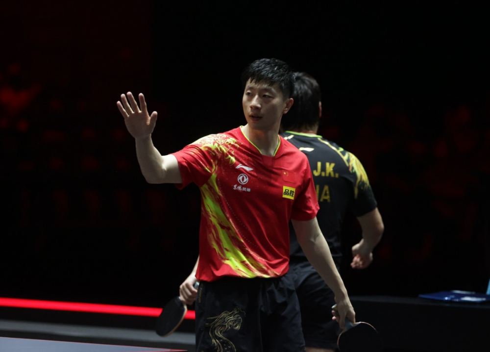 关于欧篮联今晨再迎强敌；布莱顿伤情更新；主帅态度：球迷炸锅；临场指挥获称赞的信息